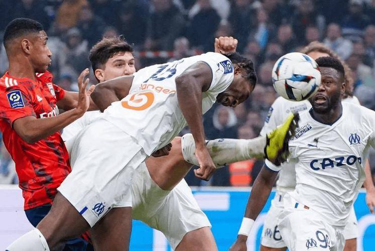 法甲冰火对决！洛里昂主场保级死磕里昂，欧战资格VS生存希望